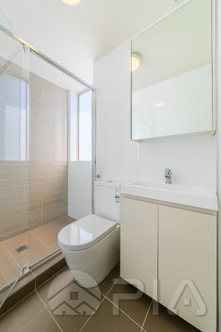 Modern Two Bedroom Apartment for Lease - Photo 3