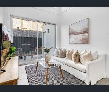 Luxury Living in Prime Kellyville Location For Rent - Photo 2