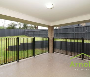 SPACIOUS 4 BEDROOM FAMILY HOME - Photo 1