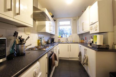 5 bedroom terraced house to rent - Photo 5