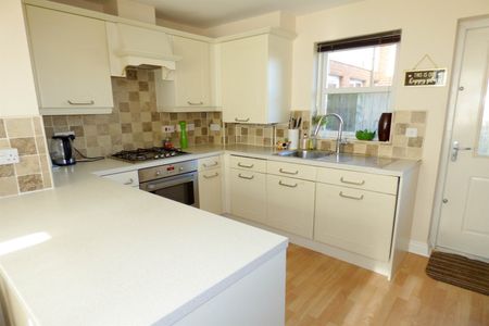 3 bed semi-detached house to rent in Redwood Avenue, South Shields, NE34 - Photo 5