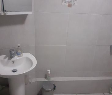 Room in a Shared House, Plashet Grove, E6 - Photo 1