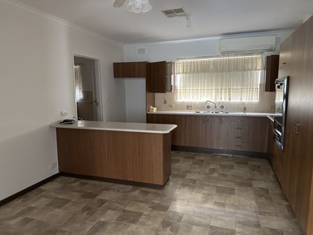 8/23 Arnold St, Underdale SA 5032 - House For Rent | Domain - Photo 2