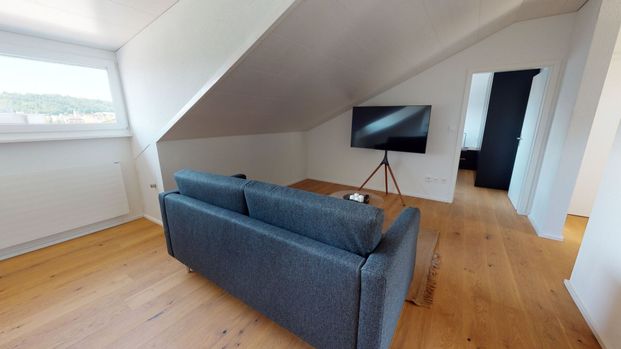 Möbelierte Dachwohnung an zentraler Lage - Photo 1