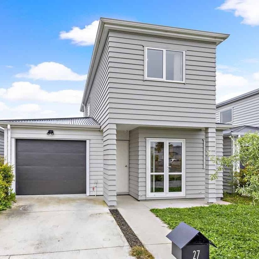 Modern 3-Bedroom Home with Flexible Living – Close to Train Station & Amenities - Photo 1