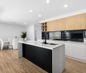Executive Near New Home with Ducted Air Conditioning - Photo 6