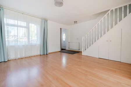 3 bedroom semi-detached house to rent - Photo 4