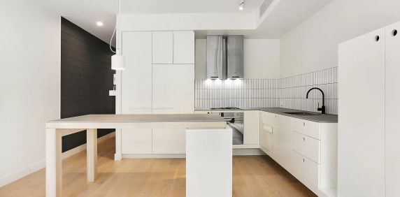 MGM MARTIN – ONE BEDROOM APARTMENT - Photo 2