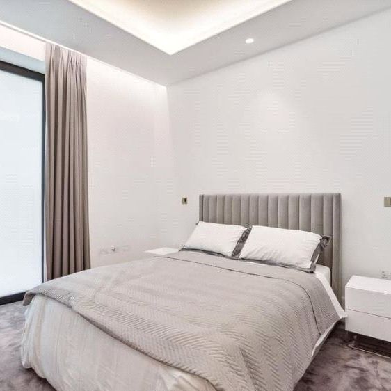 1 bedroom flat with 1 reception and 1 bathroom in London, W8 - Photo 1