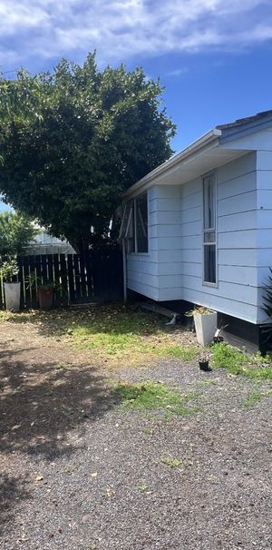 3 Spacious Bedrooms - - Photo 2