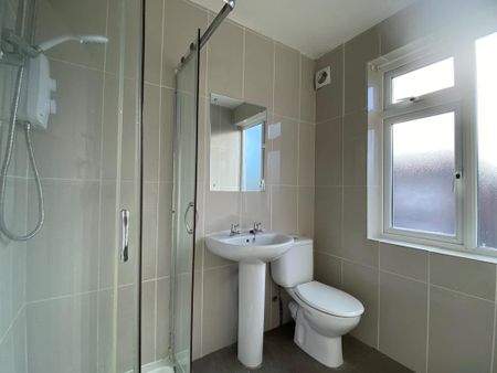 4 bedroom terraced house to rent - Photo 5
