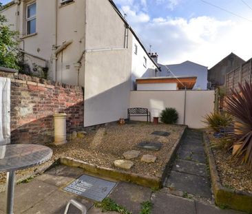1 bedroom Flat To Let - Photo 6