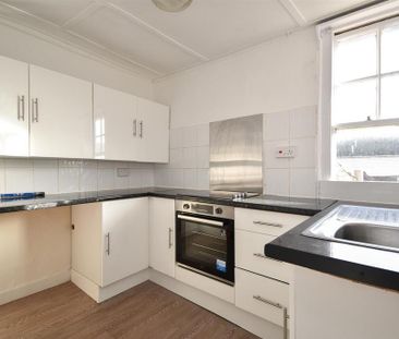 2 bedroom flat to rent - Photo 6