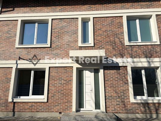 VILA NOUA-5 CAMERE-PRIMA INCHIRIERE-OTOPENI CENTRAL - Fotografie 1