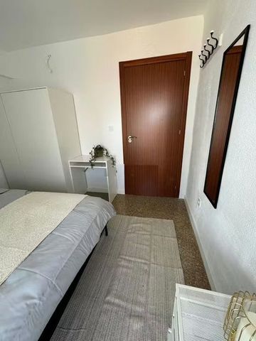 Carrer de Juan Castelló, Valencia, Valencian Community 46009 - Photo 3