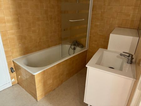 Location Appartement 3 pièces 40m² VALENCE 26000 - Photo 4
