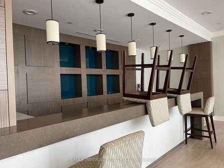 For Lease - 372 Highway 7 Road Unit# 301, Richmond Hill, Ontario - Photo 2