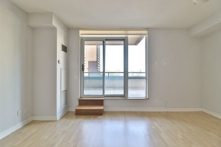 Bachelor Open Concept - Photo 3