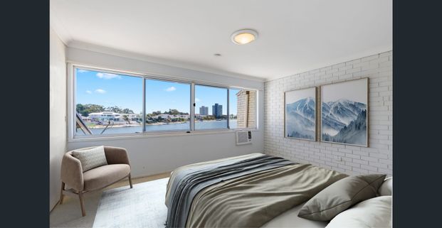 Two bedroom townhouse with expansive wide water views - Photo 1