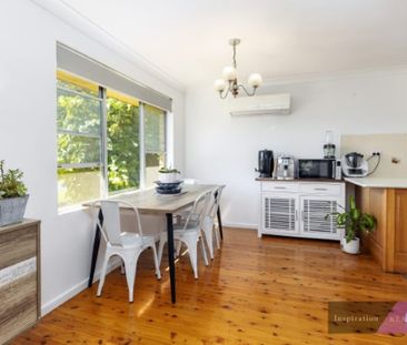 Brick & Tile Family Home - Photo 2