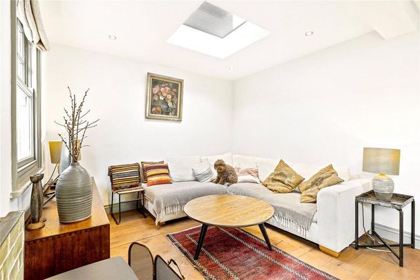 4 bedroom end of terrace house to rent - Photo 1