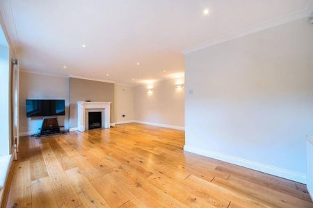 4 bedroom flat to rent - Photo 4