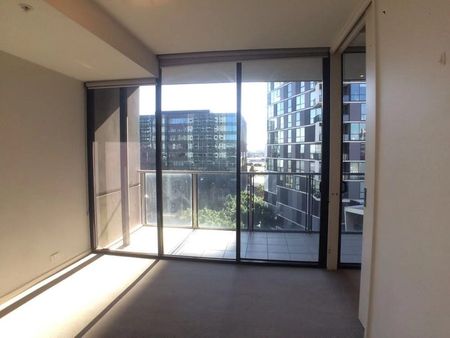 Harbour-Side Living with Style & Convenience - Photo 2