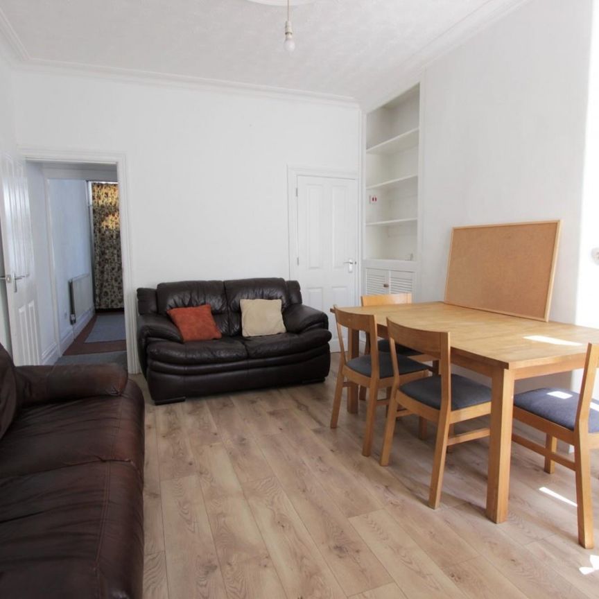 4 bedroom House To Let - Photo 1