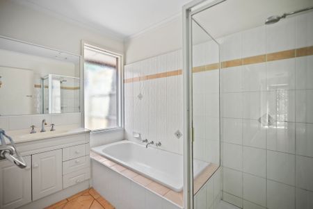 Prime Unit Living in Top School Zoning - Photo 4