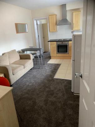 1 bedroom flat to rent - Photo 1