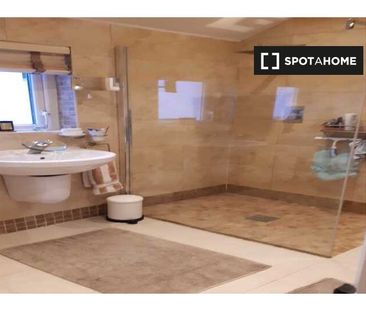 Room for rent in 2-bedroom house in Dublin - Photo 5