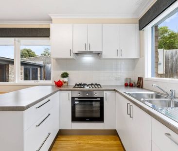4/9 McGhee Avenue, Mitcham - Photo 2