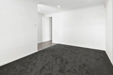 Spacious Family Home - Photo 3