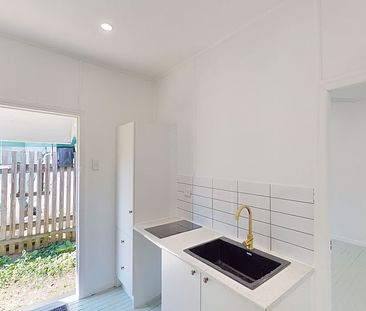 Three Renovated Units: Modern one-bedroom living at 375 Lakes Creek Road, Koongal! - Photo 5