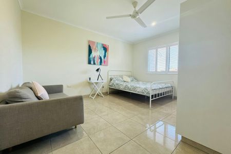 MODERN LIVING IN A PRIME LOCATION – YOUR NEW HOME AWAITS! - Photo 5