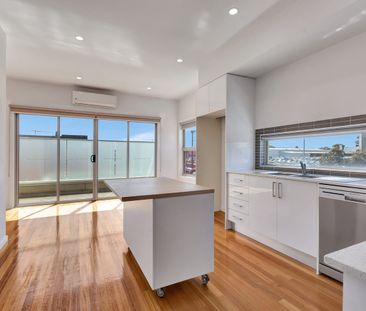 Modern Living in a Convenient Coburg North Location - Photo 2