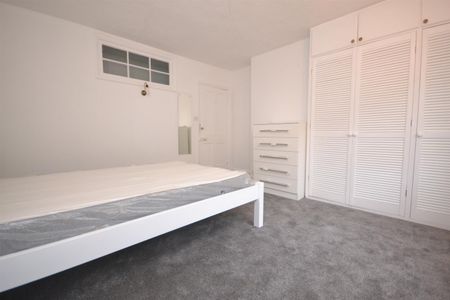 3 bedroom House To Let - Photo 4