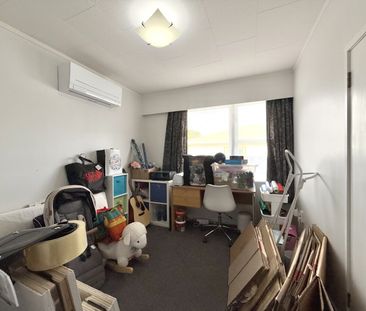 3-Bedroom Home in Wainuiomata - Photo 3