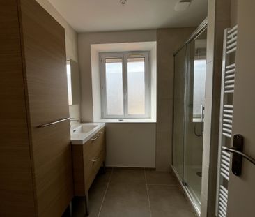 T2 AVEC BUREAU RENOVÉ - CENTRE TARARE - Photo 5