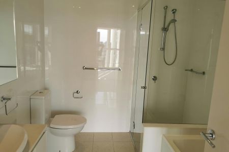 LUXURY 2-BEDROOM APARTMENT IN TOP RYDE WITH CITY VIEWS - Photo 4