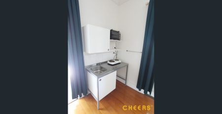 Cozy Apartment in Prime Toowong Location - Your Ideal Urban Retreat Awaits! - Photo 3