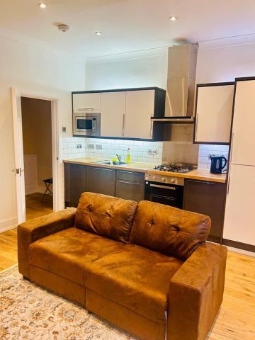 2 Bed Flat, Cobbold Road, NW10 - Photo 3