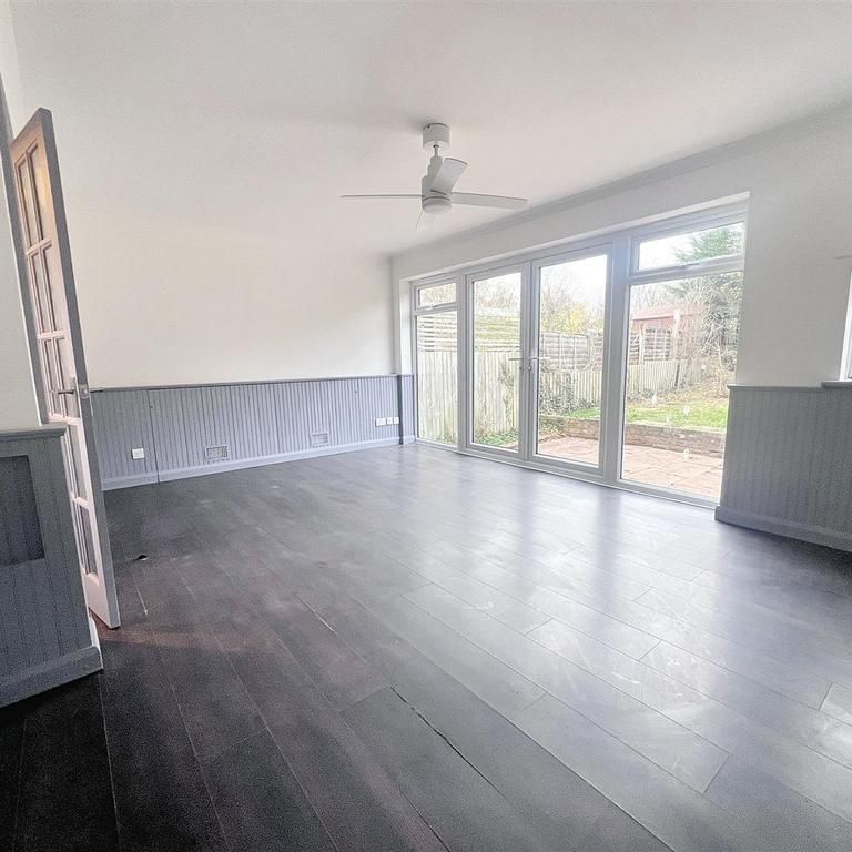 3 bedroom terraced house to rent - Photo 1