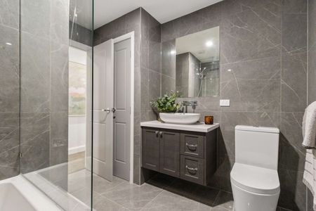 4 Bedroom townhouse available Now - Photo 3