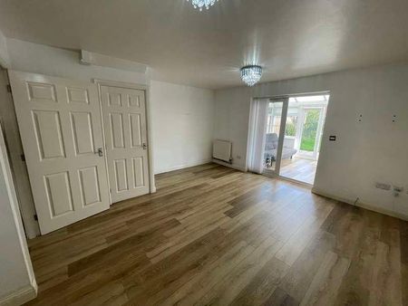 Kesteven Road, West Bromwich, B71 - Photo 2