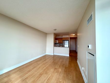 For Lease - 15 Greenview Avenue Unit# 2209, Toronto, Ontario - Photo 3
