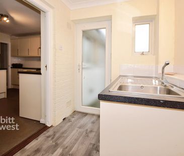 3 bedroom detached bungalow to rent - Photo 3