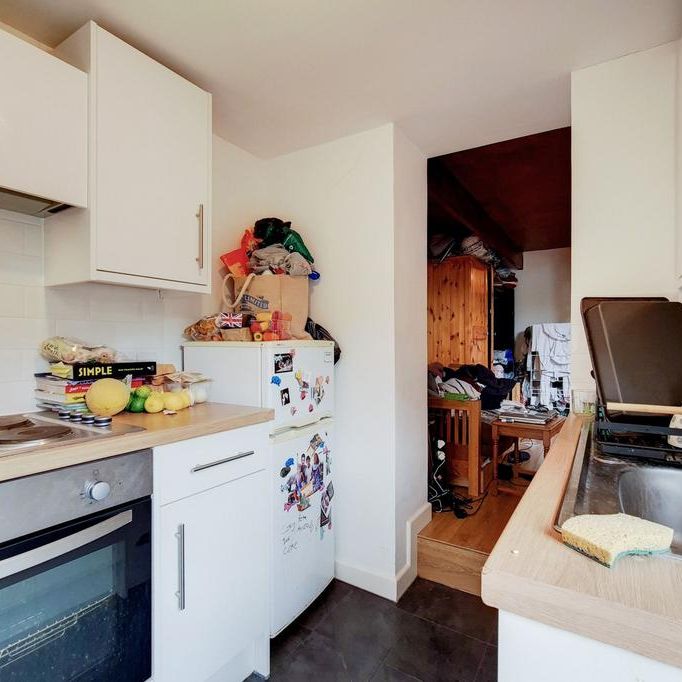 Studio to rent - Photo 1