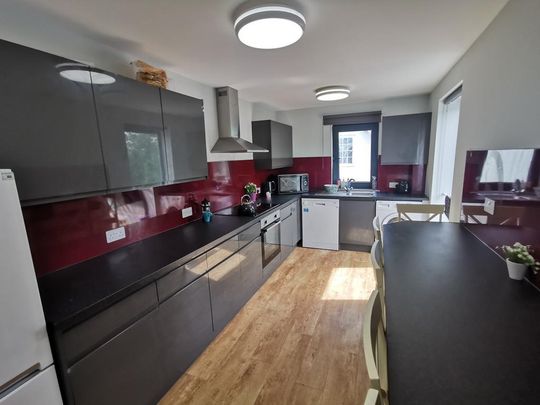 6 bedroom house to rent - Photo 1