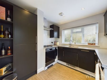 1 bedroom Apartment - Clare Crescent, Baldock - Photo 4